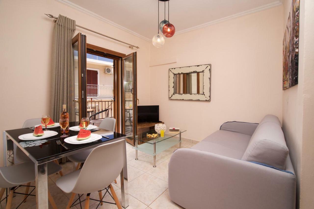 Apollon In Apartment