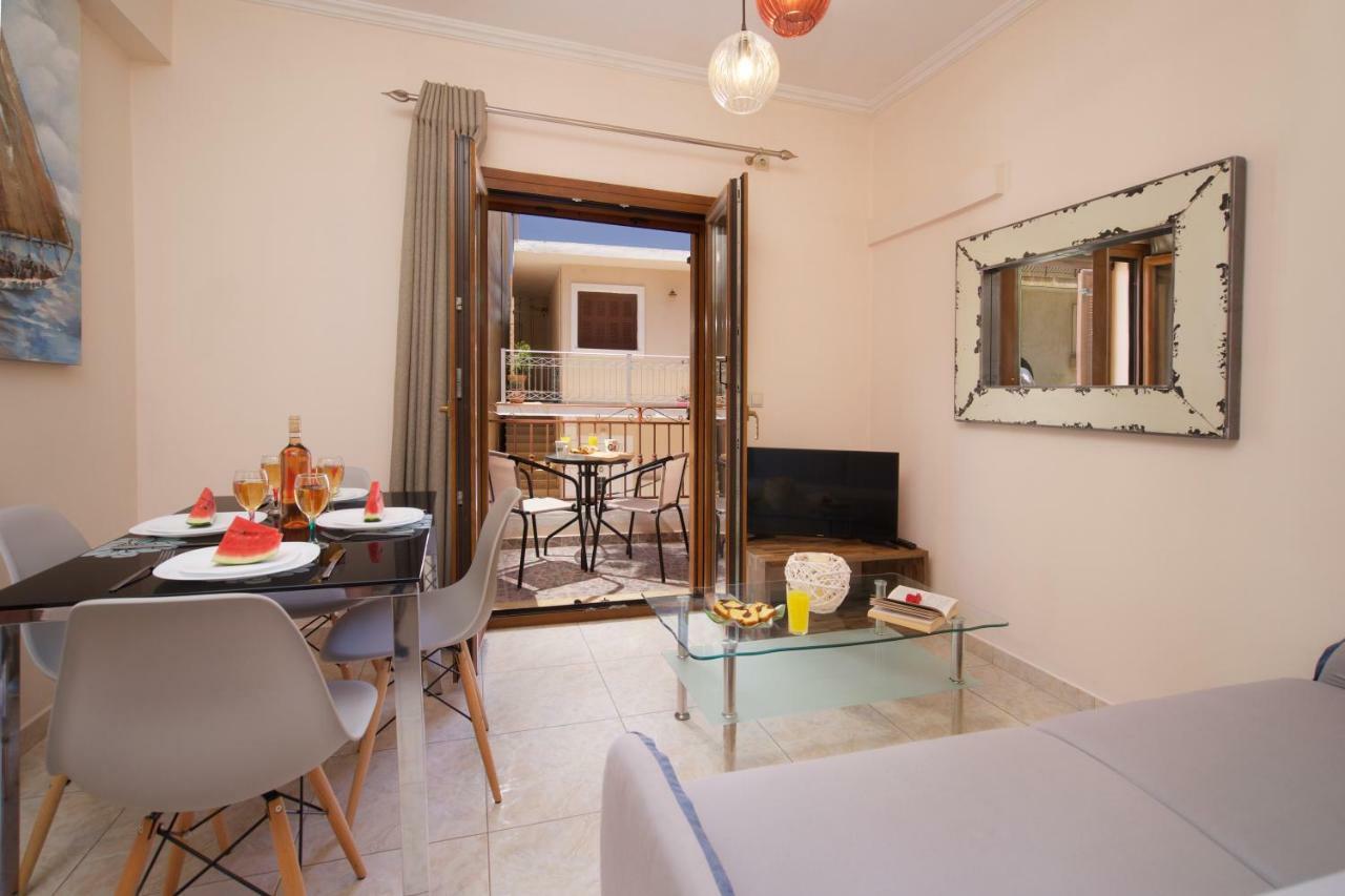 Apollon In Apartment